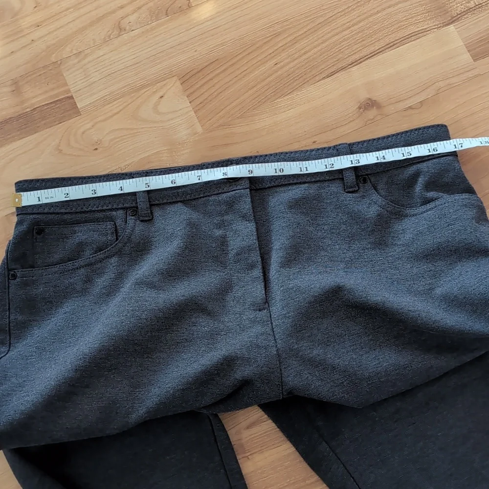 Chico's So Slimming Peyton Pant 1.5 10 Graphite Heather Grey